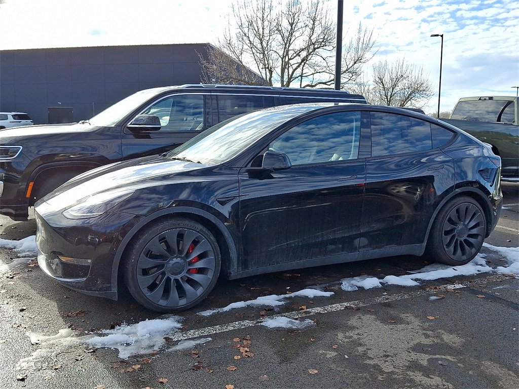 Used 2022 Tesla Model Y Performance image 4
