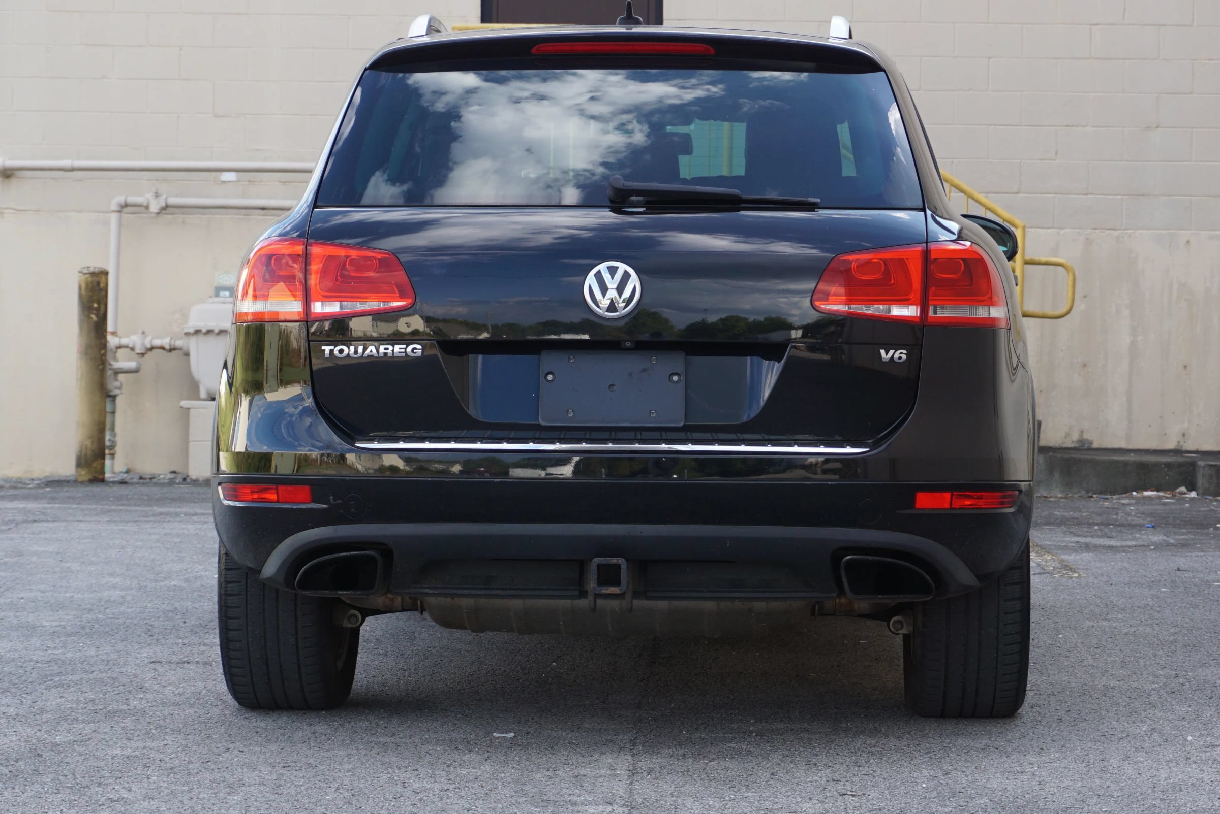 Used 2014 Volkswagen Touareg Sport AWD/4WD image 6