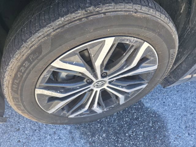 Used 2025 Toyota Crown Signia image 10