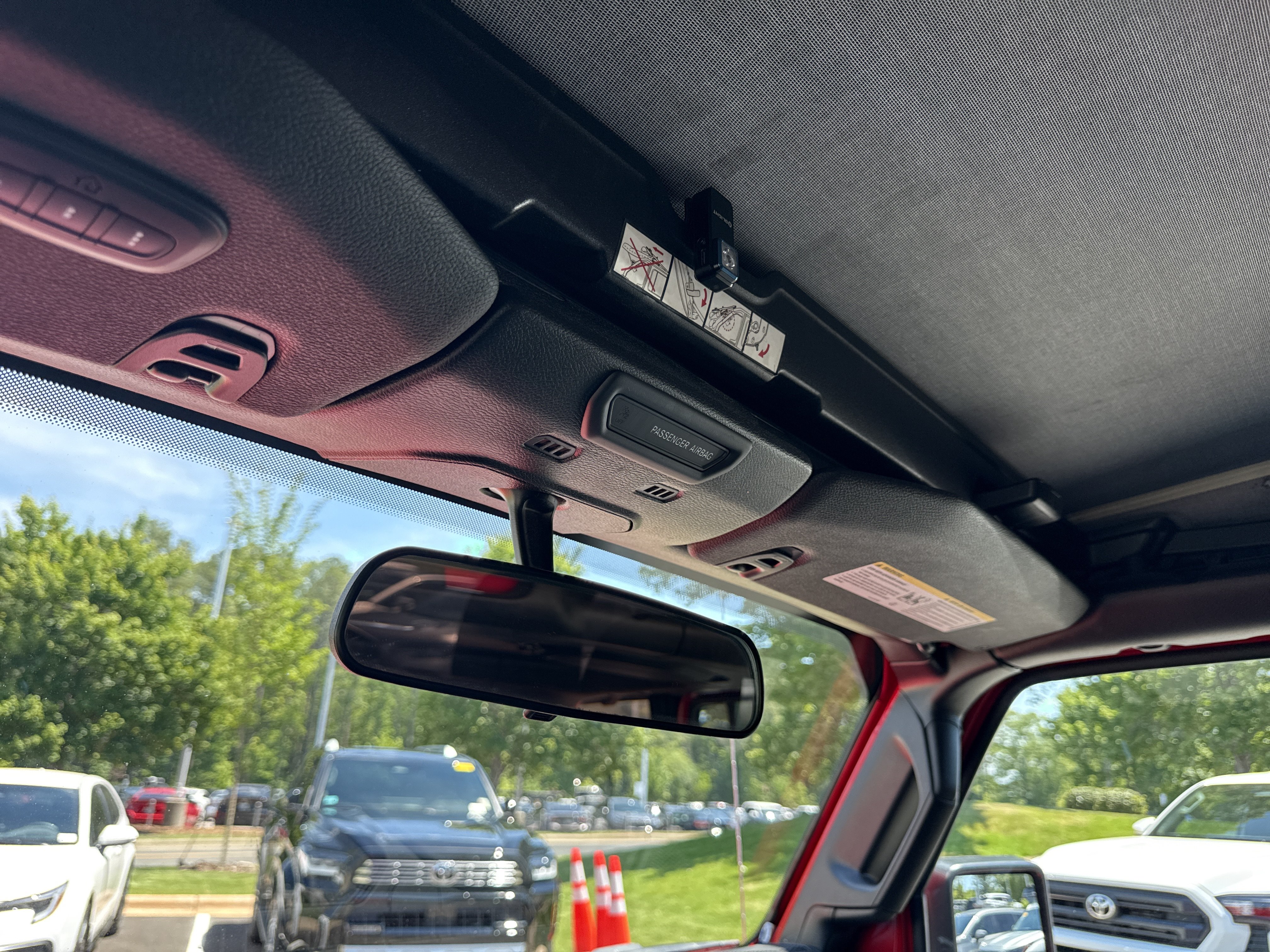 Used 2020 Jeep Wrangler Unlimited Sahara AWD/4WD image 27