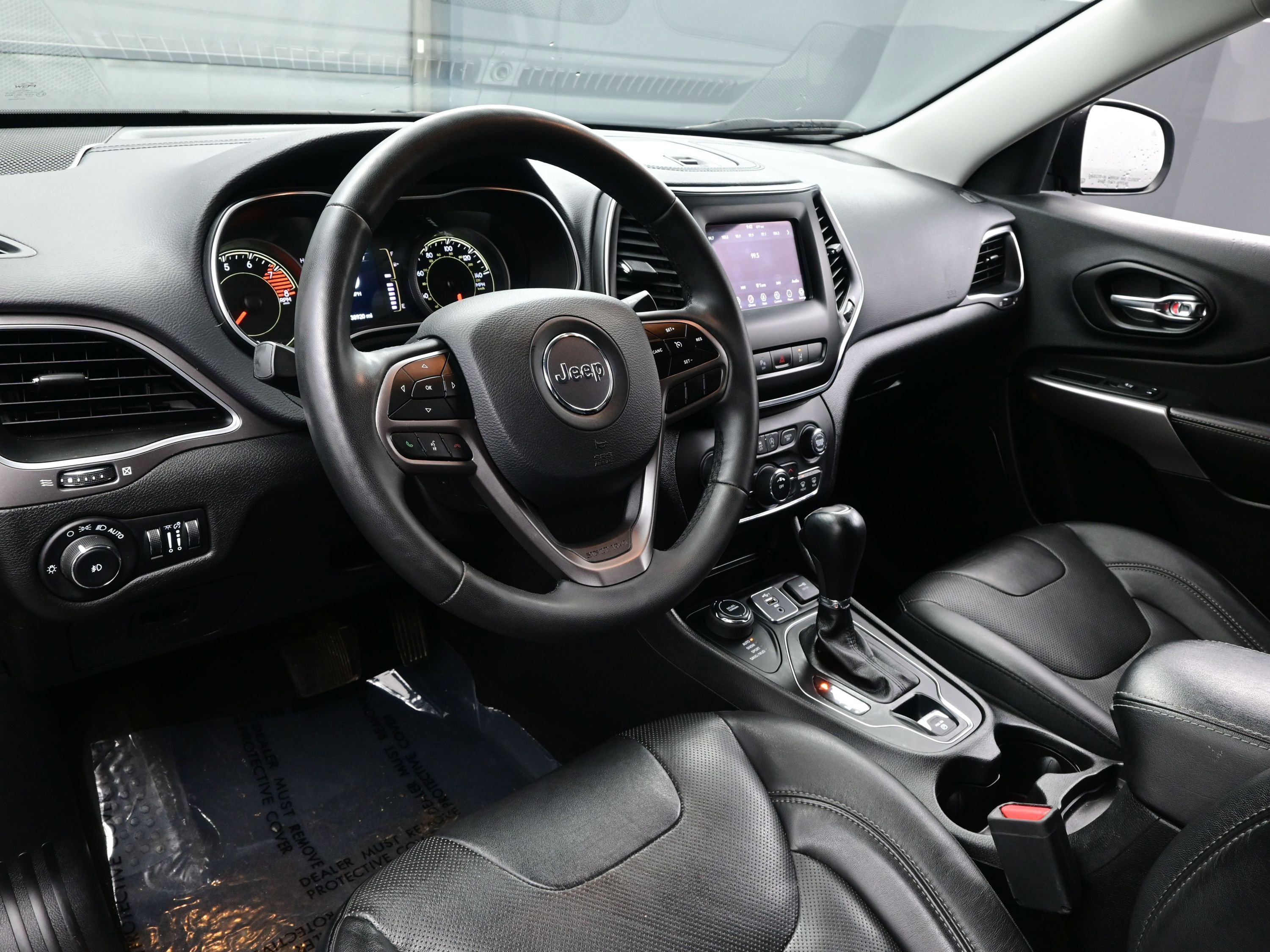 Used 2021 Jeep Cherokee Latitude Lux w/ Mopar Interior Package image 12