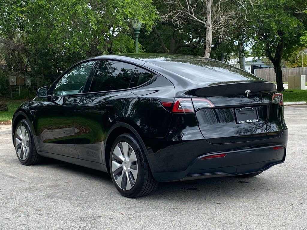 Used 2023 Tesla Model Y 2WD image 7