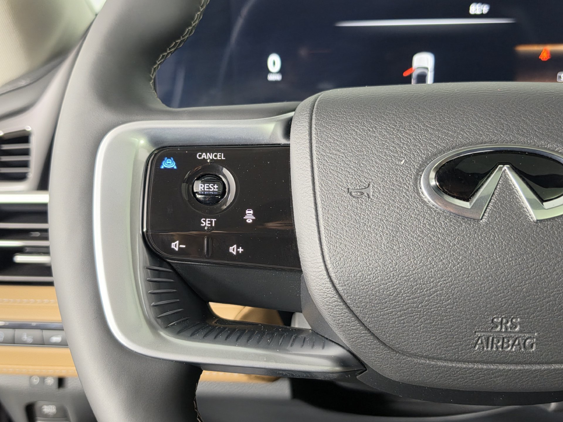 Used 2026 INFINITI QX80 Luxe RWD image 9