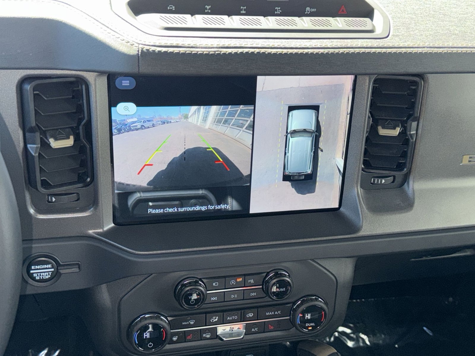 Used 2025 Ford Bronco Badlands image 19