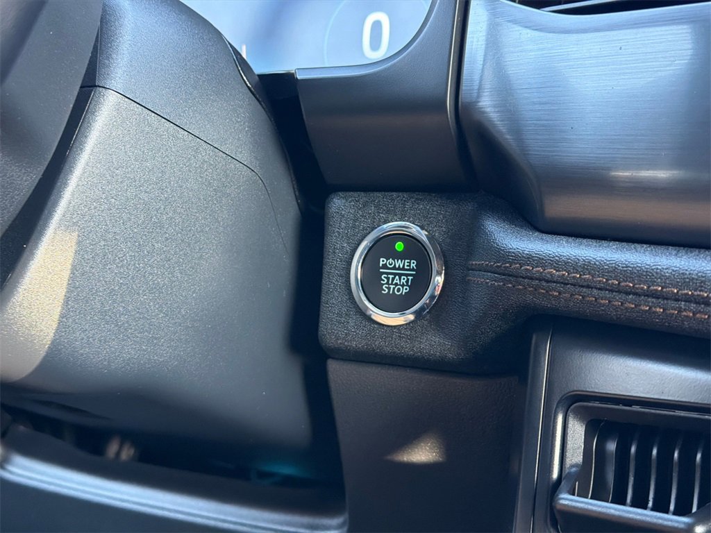 Used 2023 Ford F150 Lightning Lariat image 32