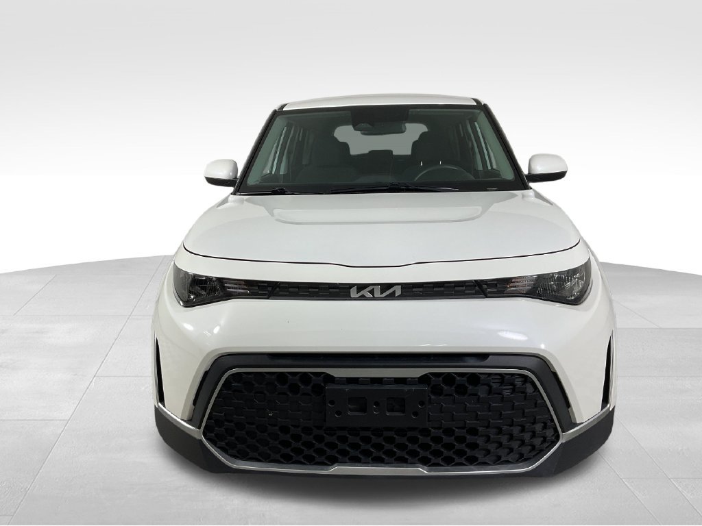 Used 2023 Kia Soul LX w/ Option Group 015 FWD image 3