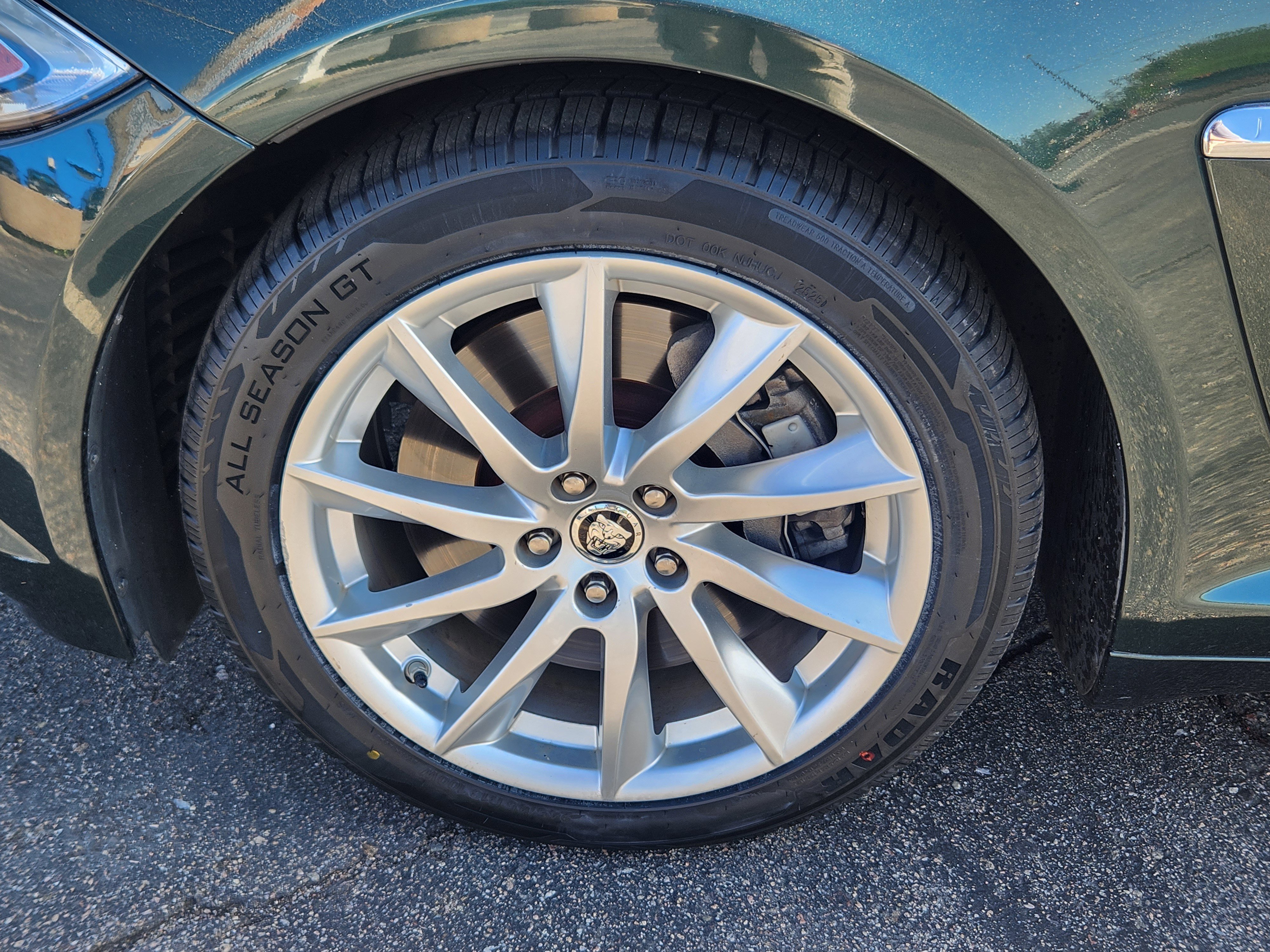 Used 2012 Jaguar XF RWD image 20