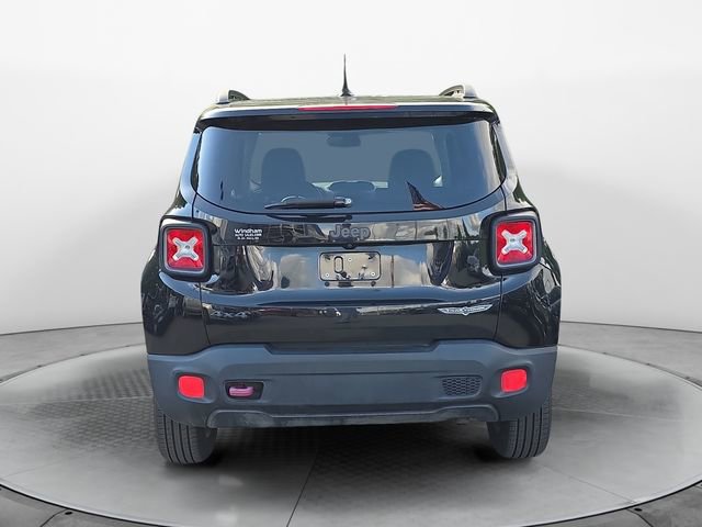 Used 2017 Jeep Renegade Trailhawk AWD/4WD image 4