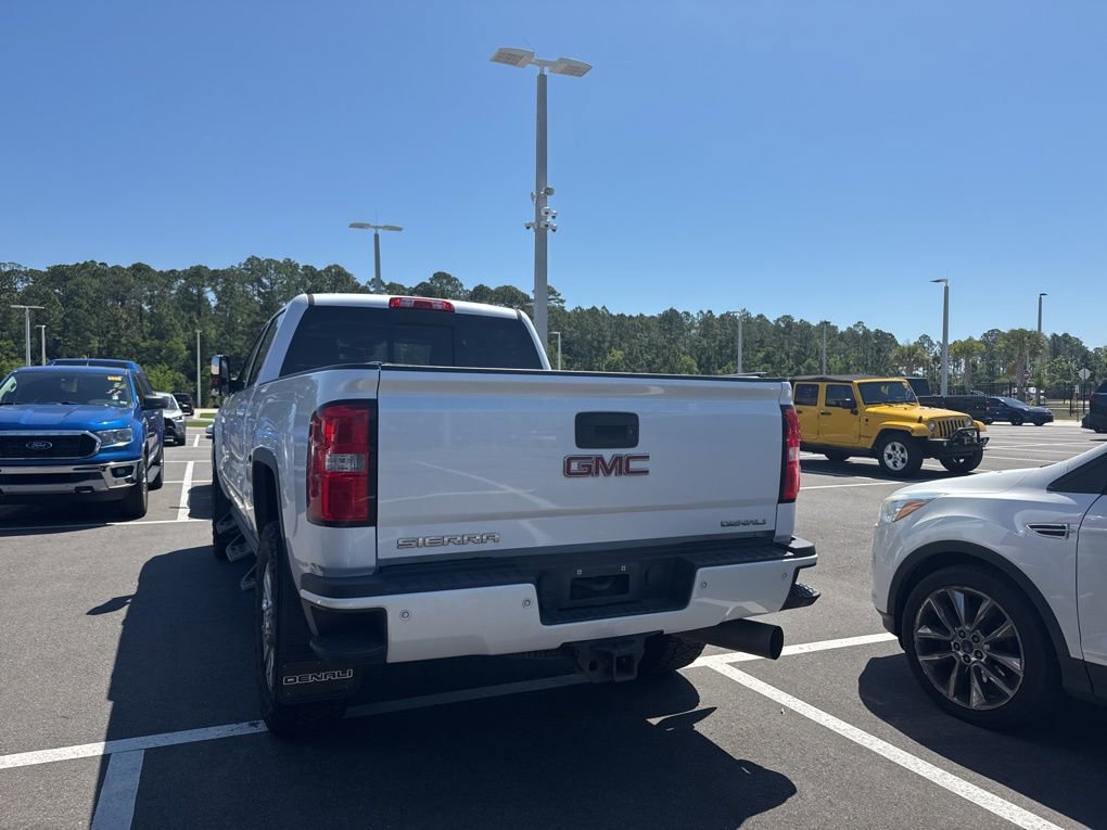 Used 2018 GMC Sierra 2500 Denali AWD/4WD image 3