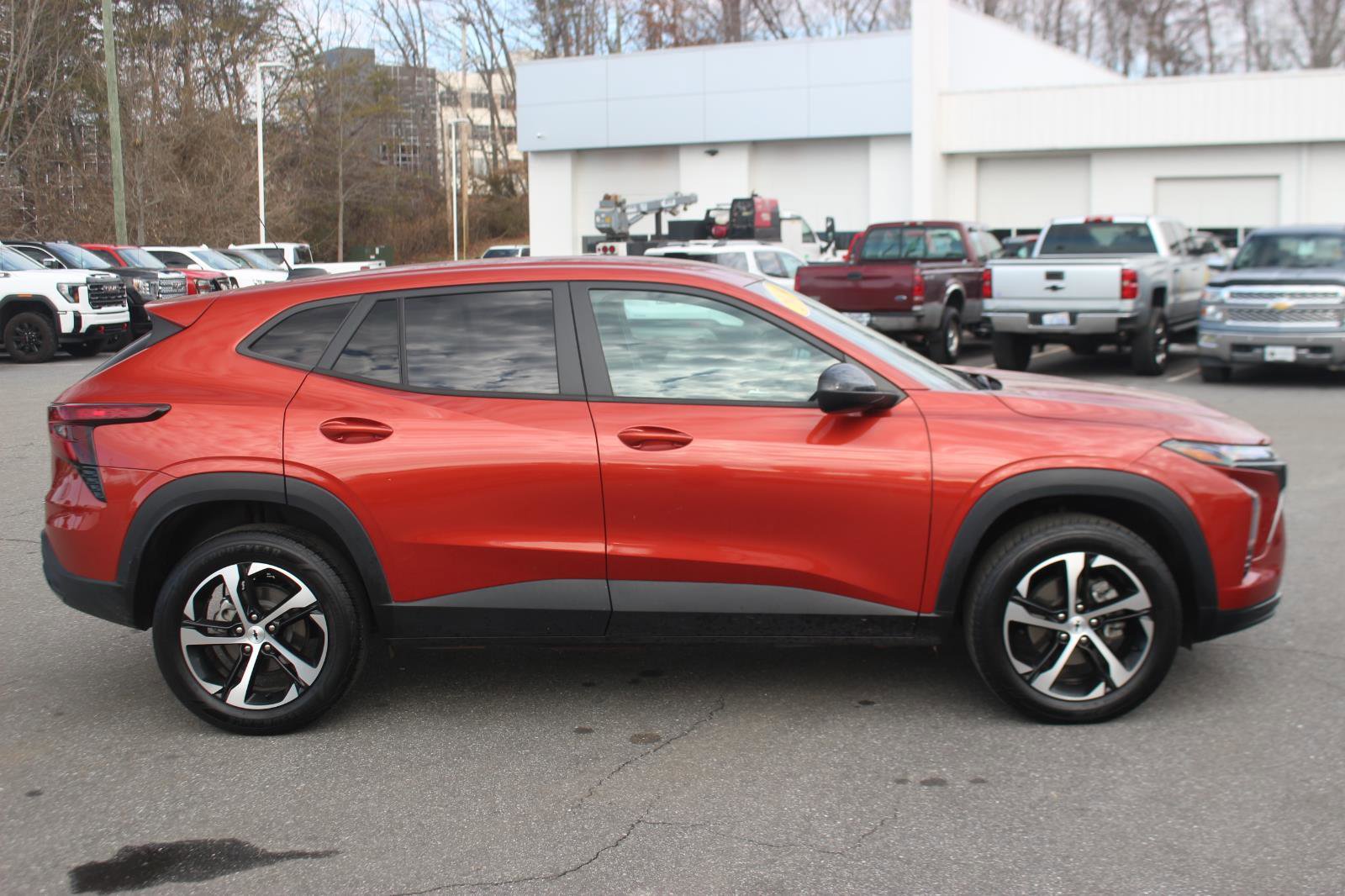 Used 2024 Chevrolet Trax RS w/ Driver Confidence Package image 8