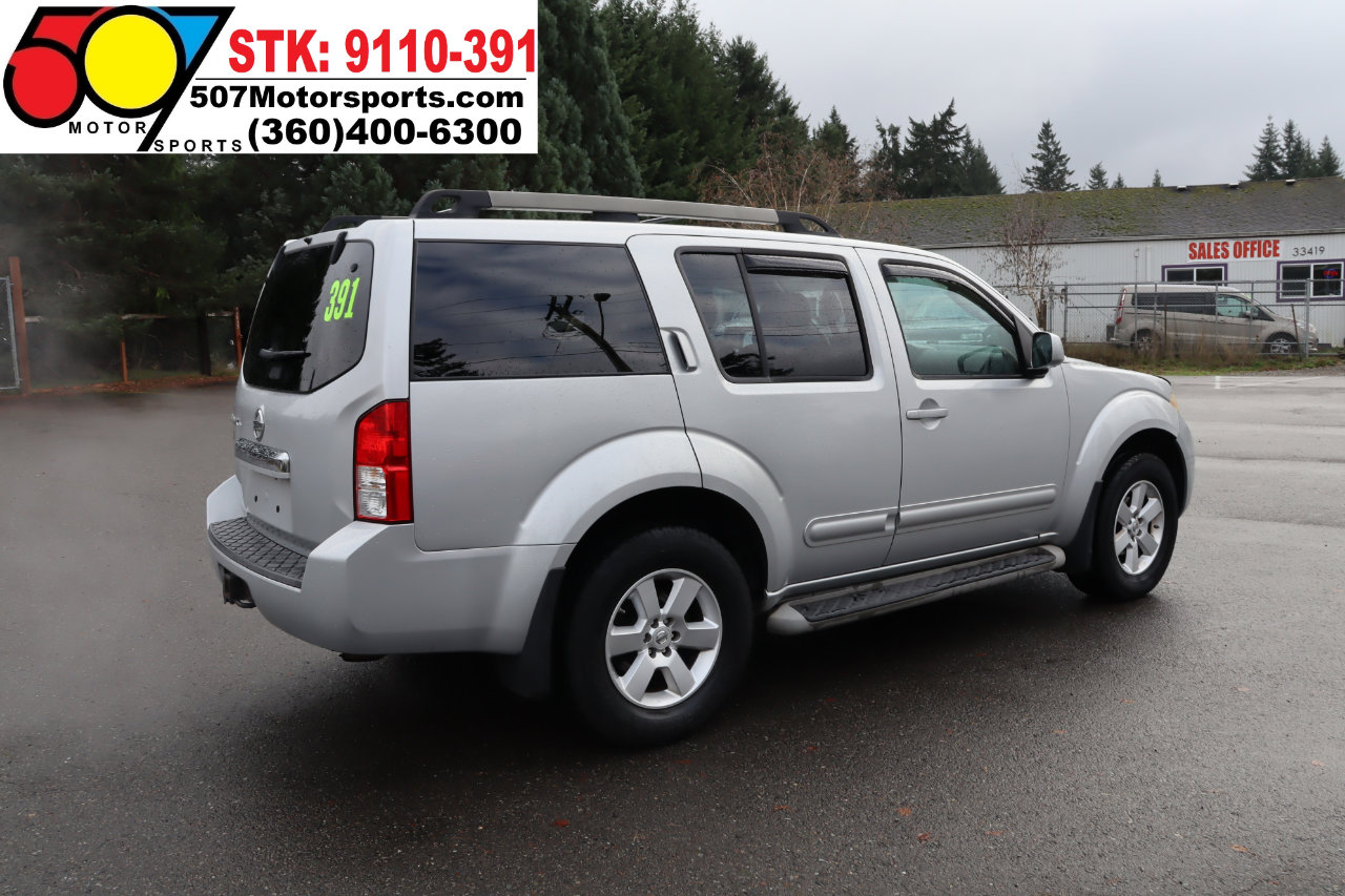 Used 2011 Nissan Pathfinder SV image 7