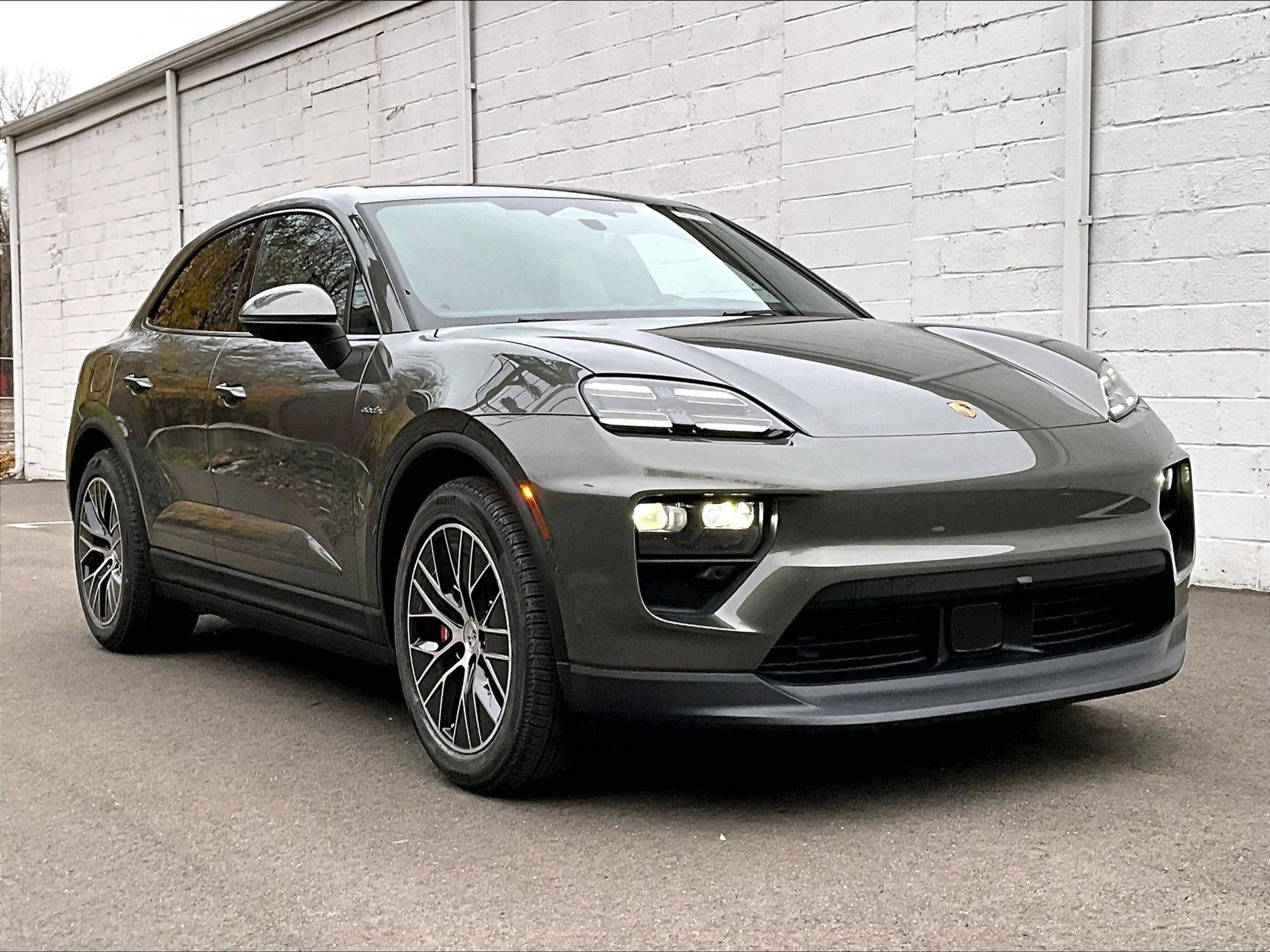New 2025 Porsche Macan 4S Electric image 7