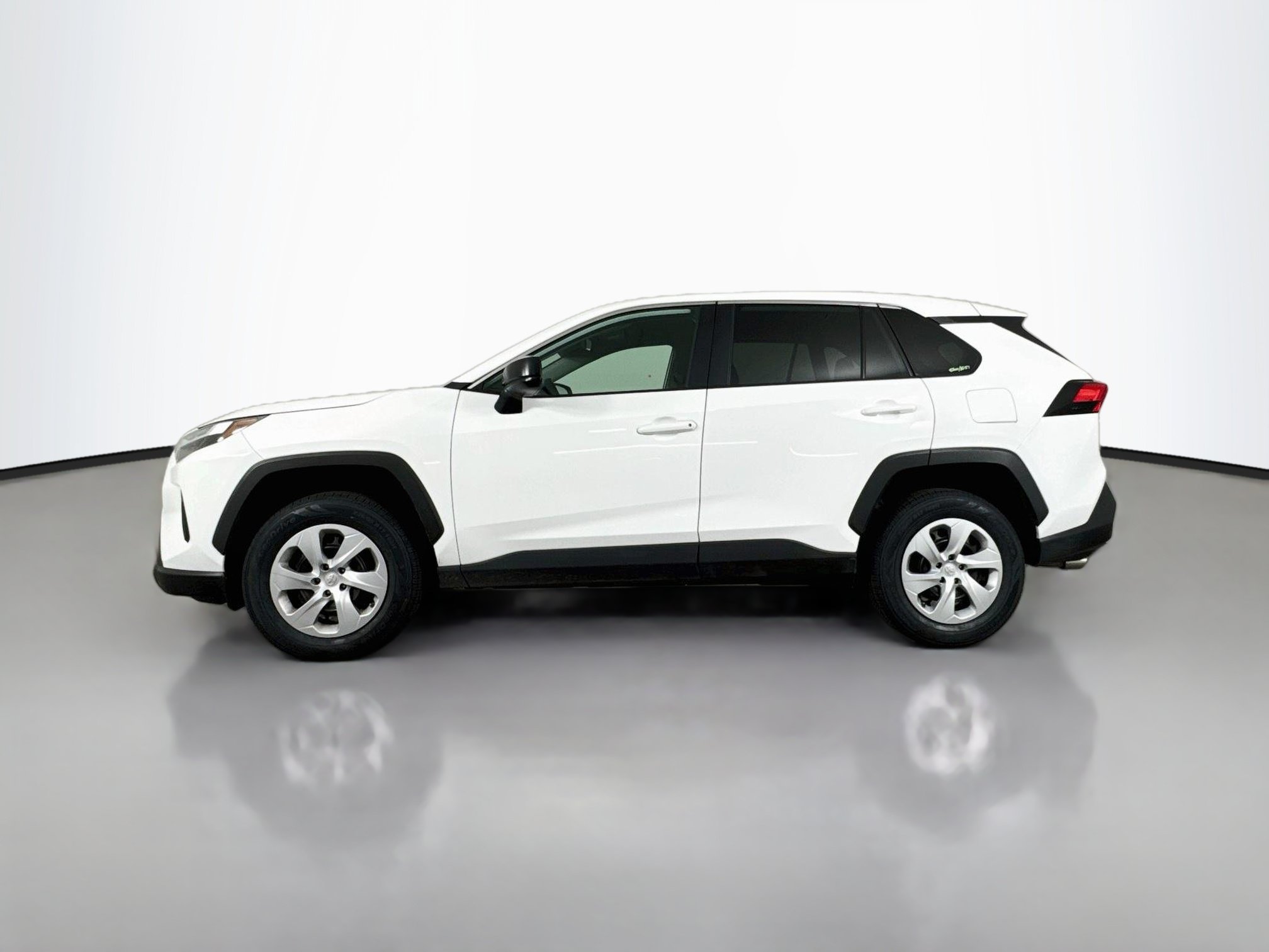 Certified 2025 Toyota RAV4 LE AWD/4WD image 4