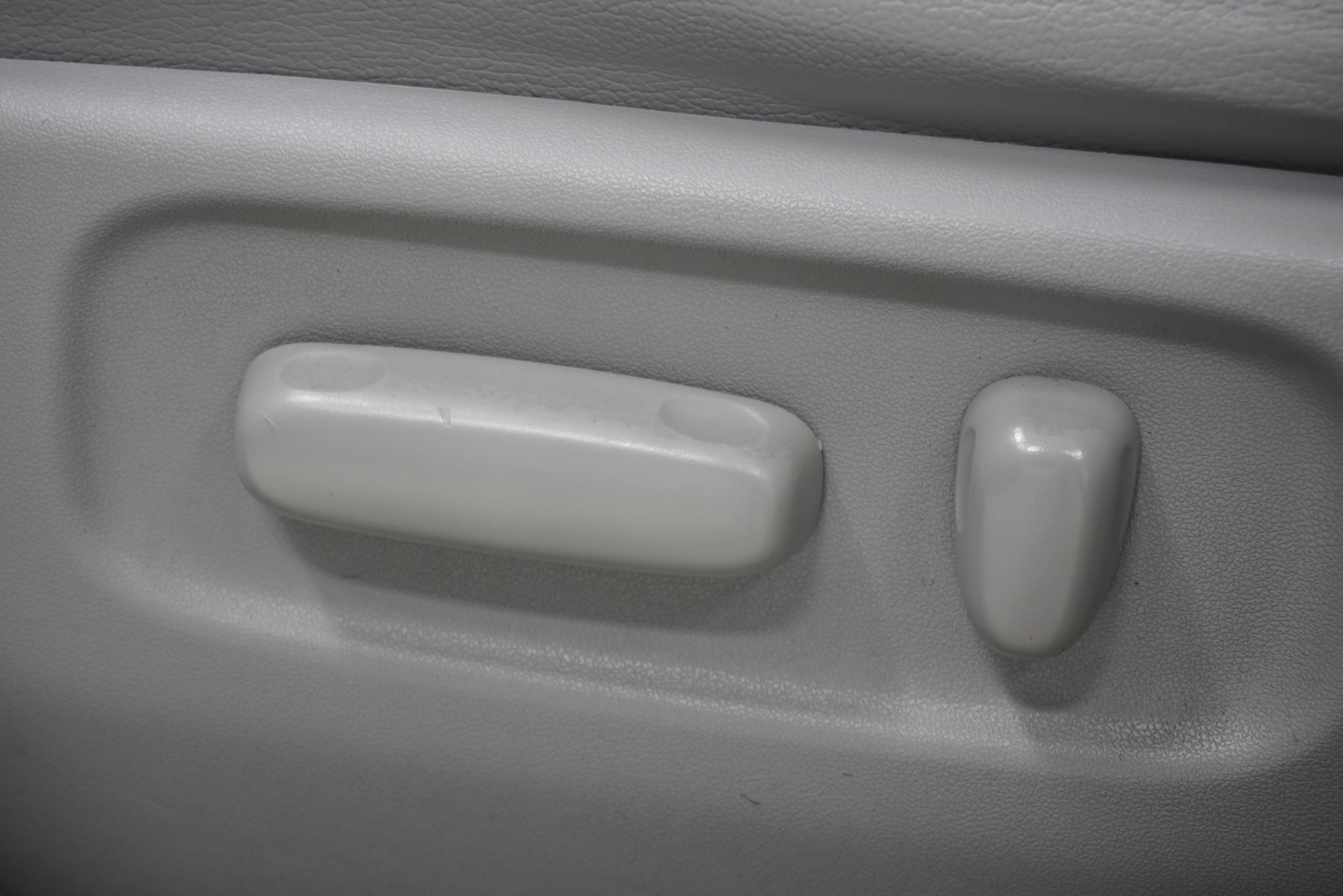 Used 2011 Toyota RAV4 Limited w/ Limited Extra Value Pkg FWD image 15