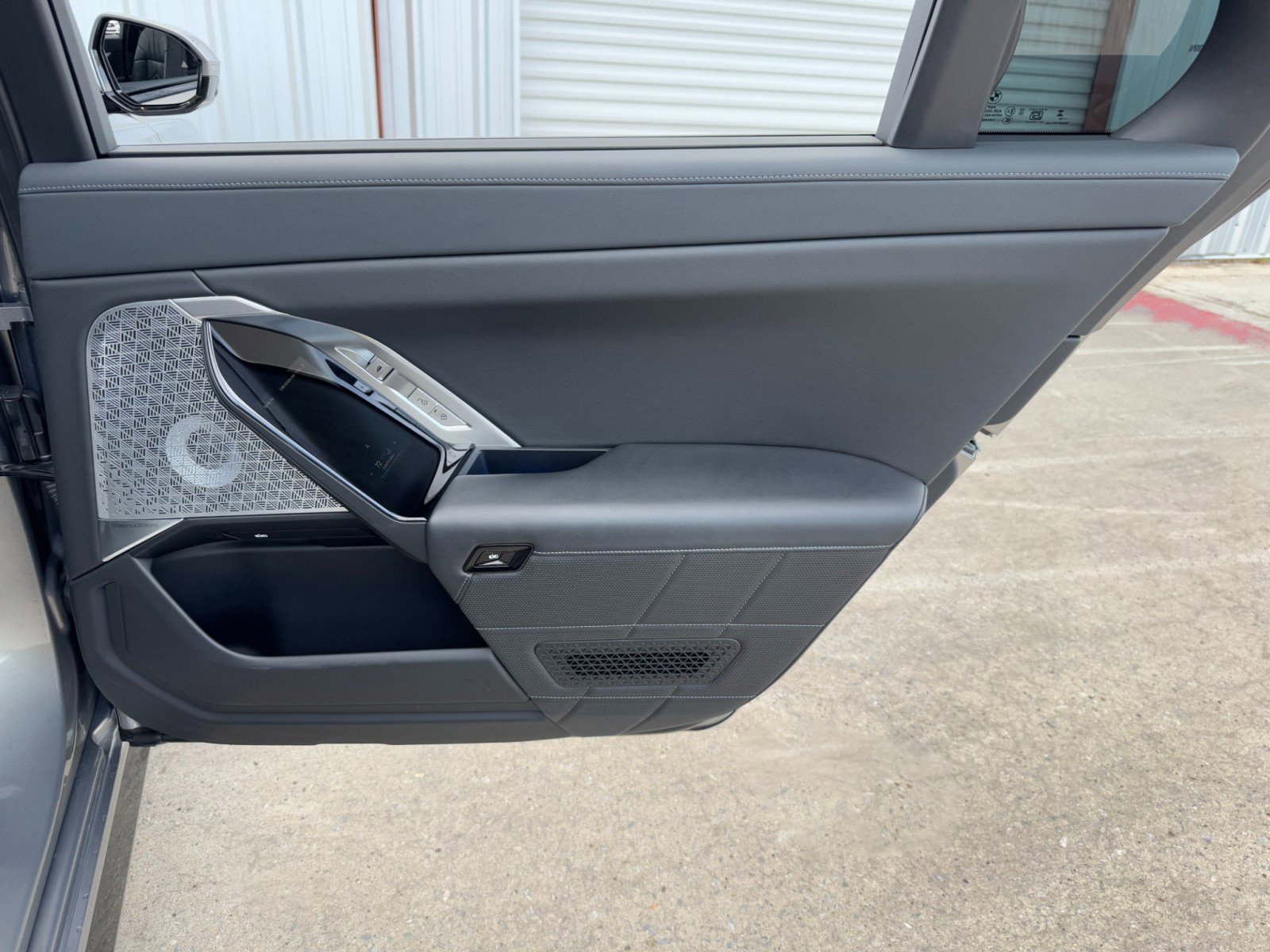 Used 2023 BMW i7 xDrive60 image 57