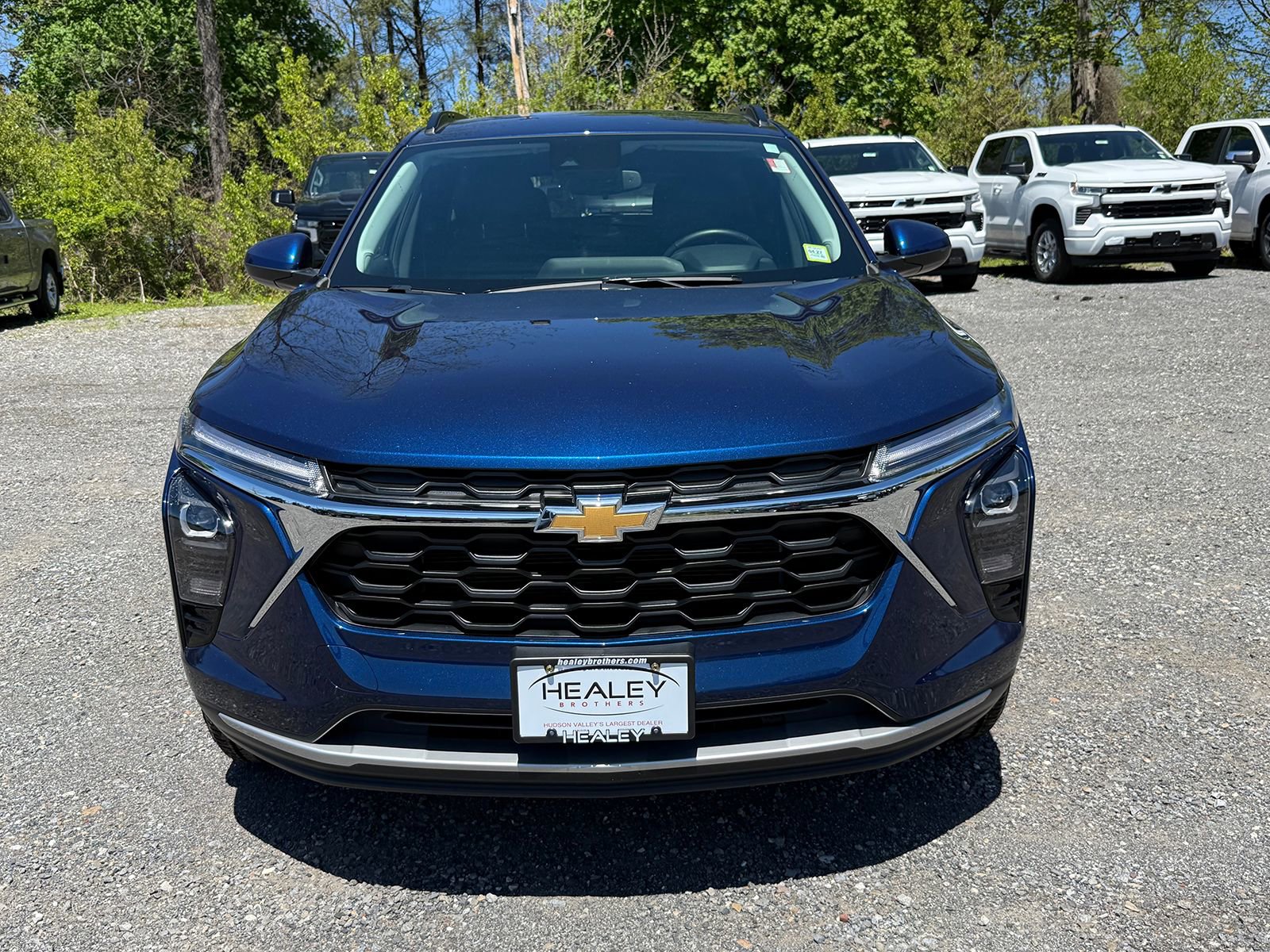 Used 2024 Chevrolet Trax LT w/ Driver Confidence Package FWD image 2