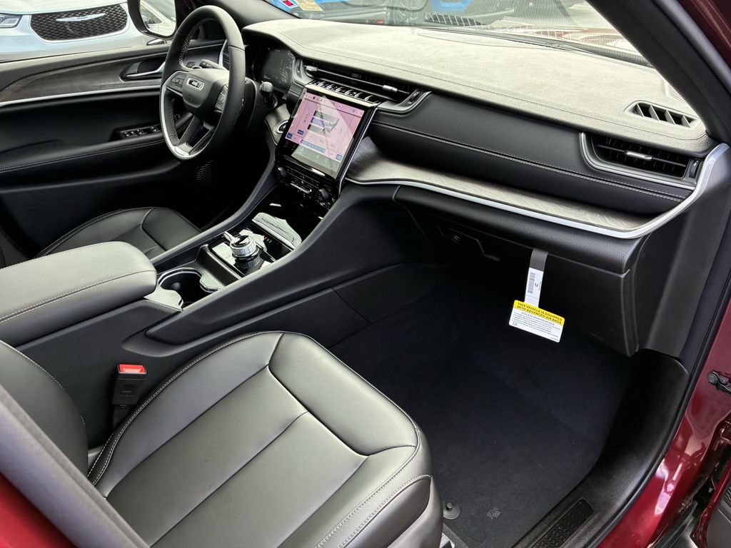 New 2025 Jeep Grand Cherokee Limited AWD/4WD image 36