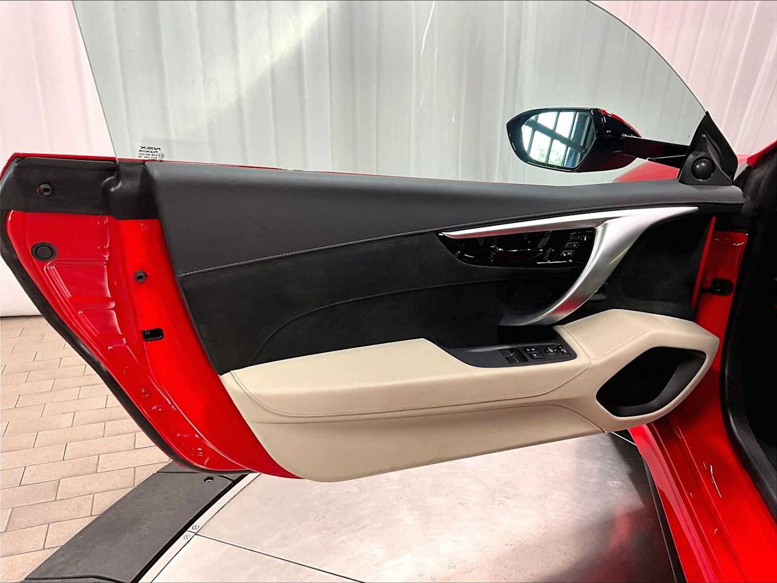 Used 2021 Acura NSX image 21