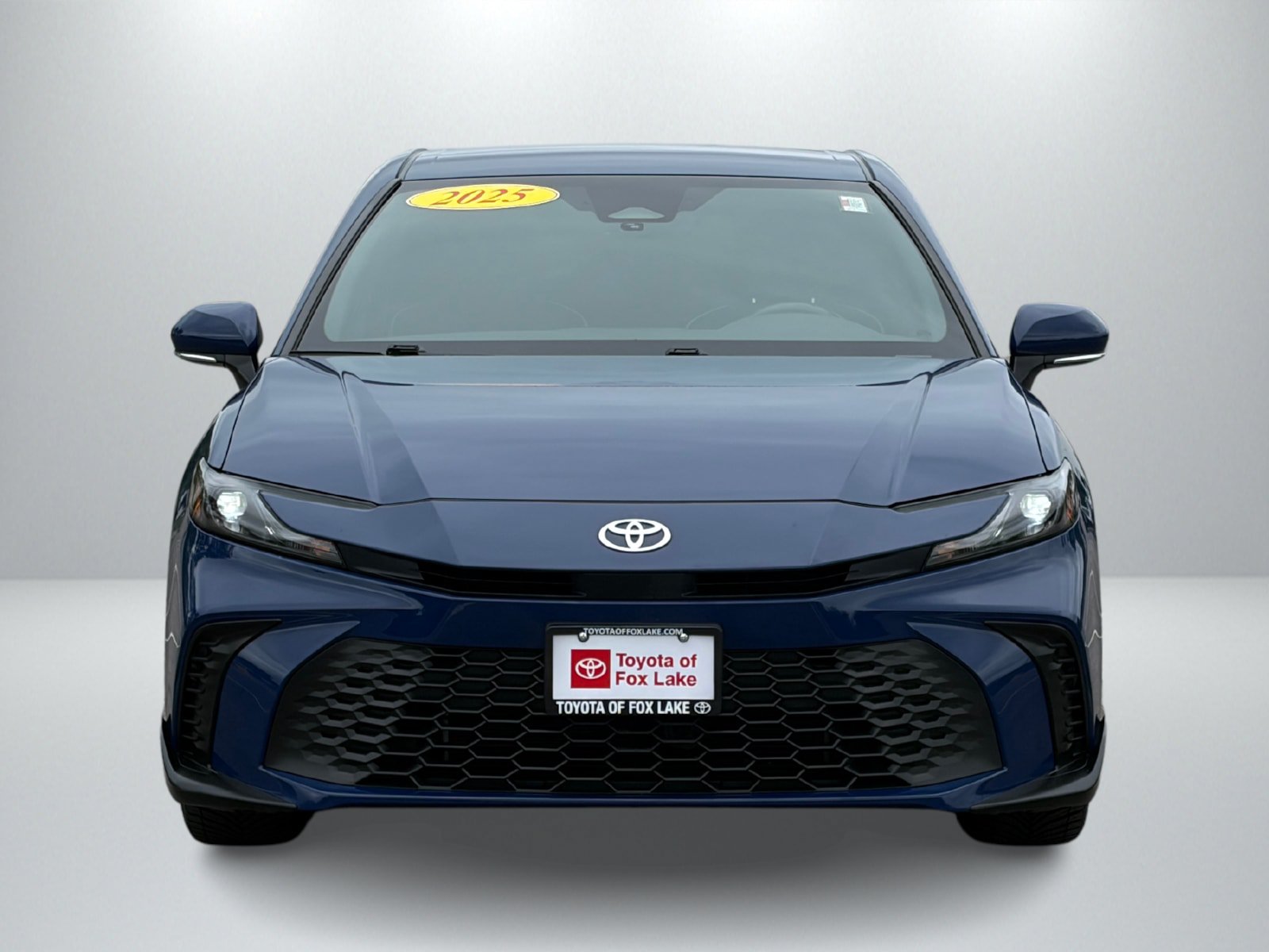 Used 2025 Toyota Camry SE w/ Convenience Package AWD/4WD image 8