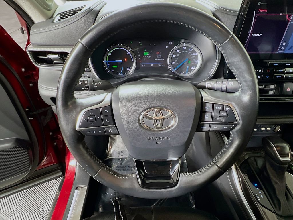 Used 2021 Toyota Highlander Platinum AWD/4WD image 11