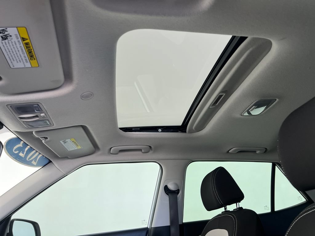 Used 2023 Hyundai Venue SEL FWD image 23