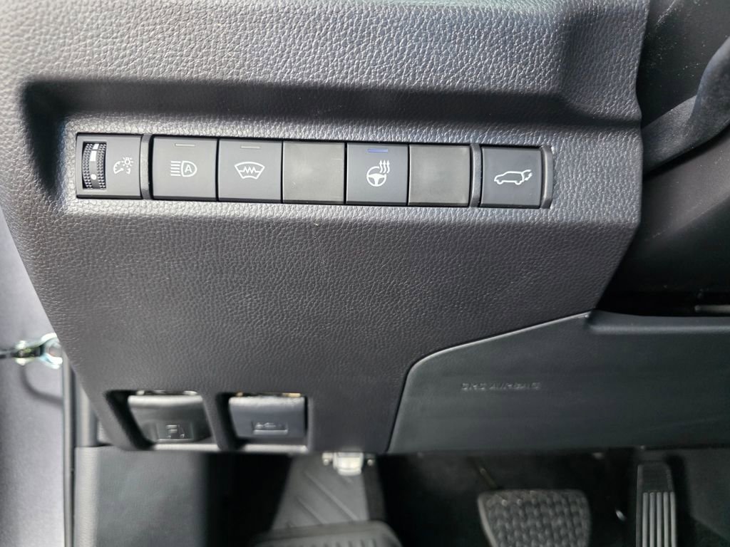 Used 2025 Toyota RAV4 XLE Premium image 17