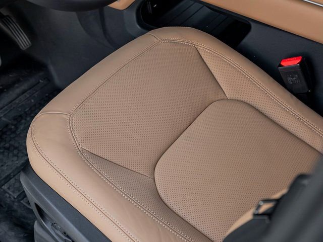 New 2026 Land Rover Defender 110 X-Dynamic SE image 15