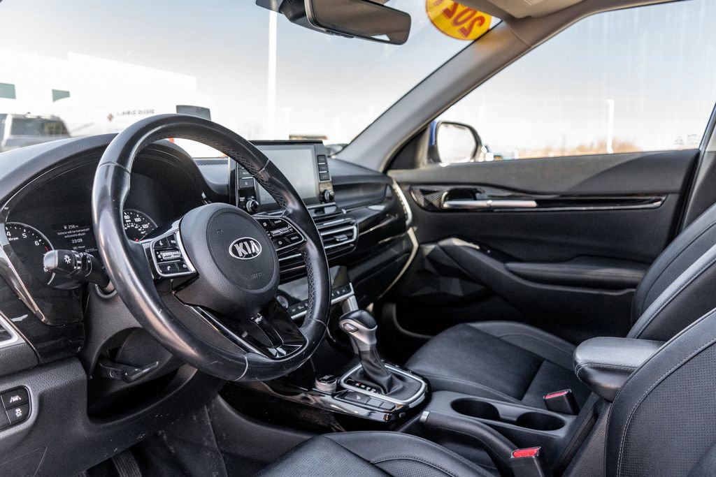 Used 2021 Kia Seltos EX image 18