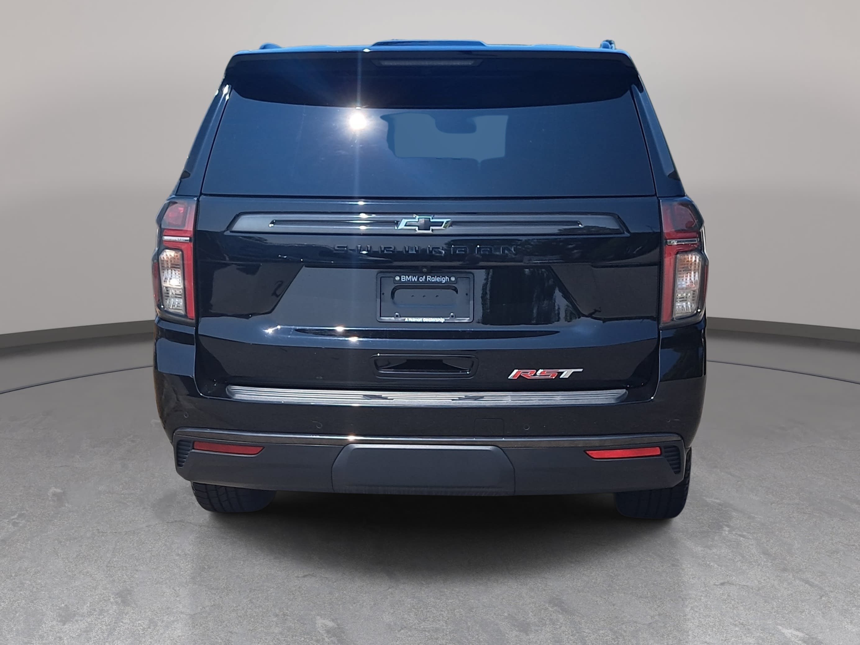 Used 2021 Chevrolet Suburban RST w/ Luxury Package AWD/4WD image 6