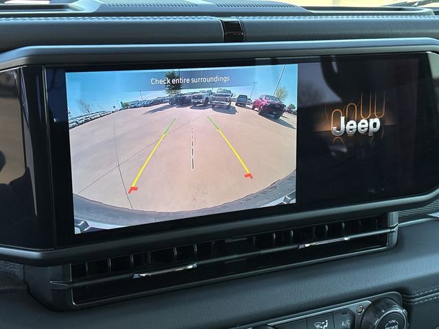 Used 2025 Jeep Wrangler Unlimited Rubicon image 18