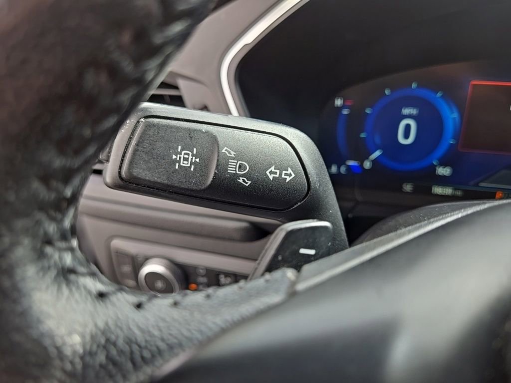 Used 2020 Ford Escape Titanium image 24