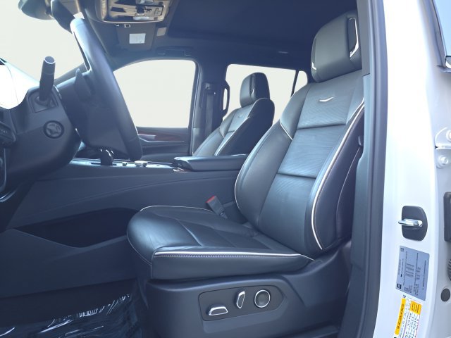 Used 2024 Cadillac Escalade Premium Luxury w/ LPO, Floor Liner Package AWD/4WD image 9