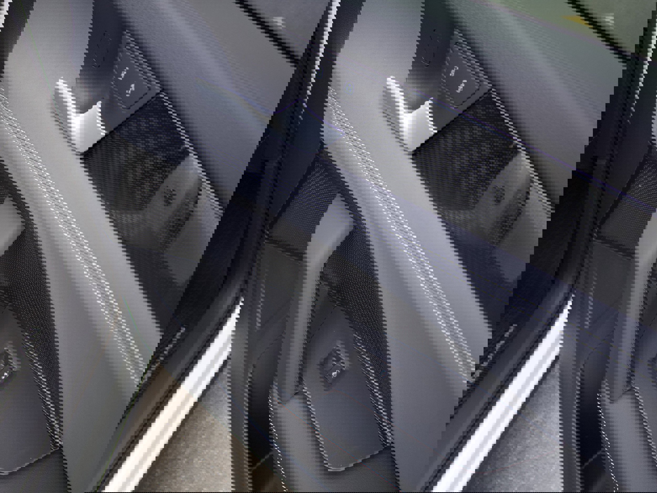 New 2025 Volkswagen Tiguan SE image 33