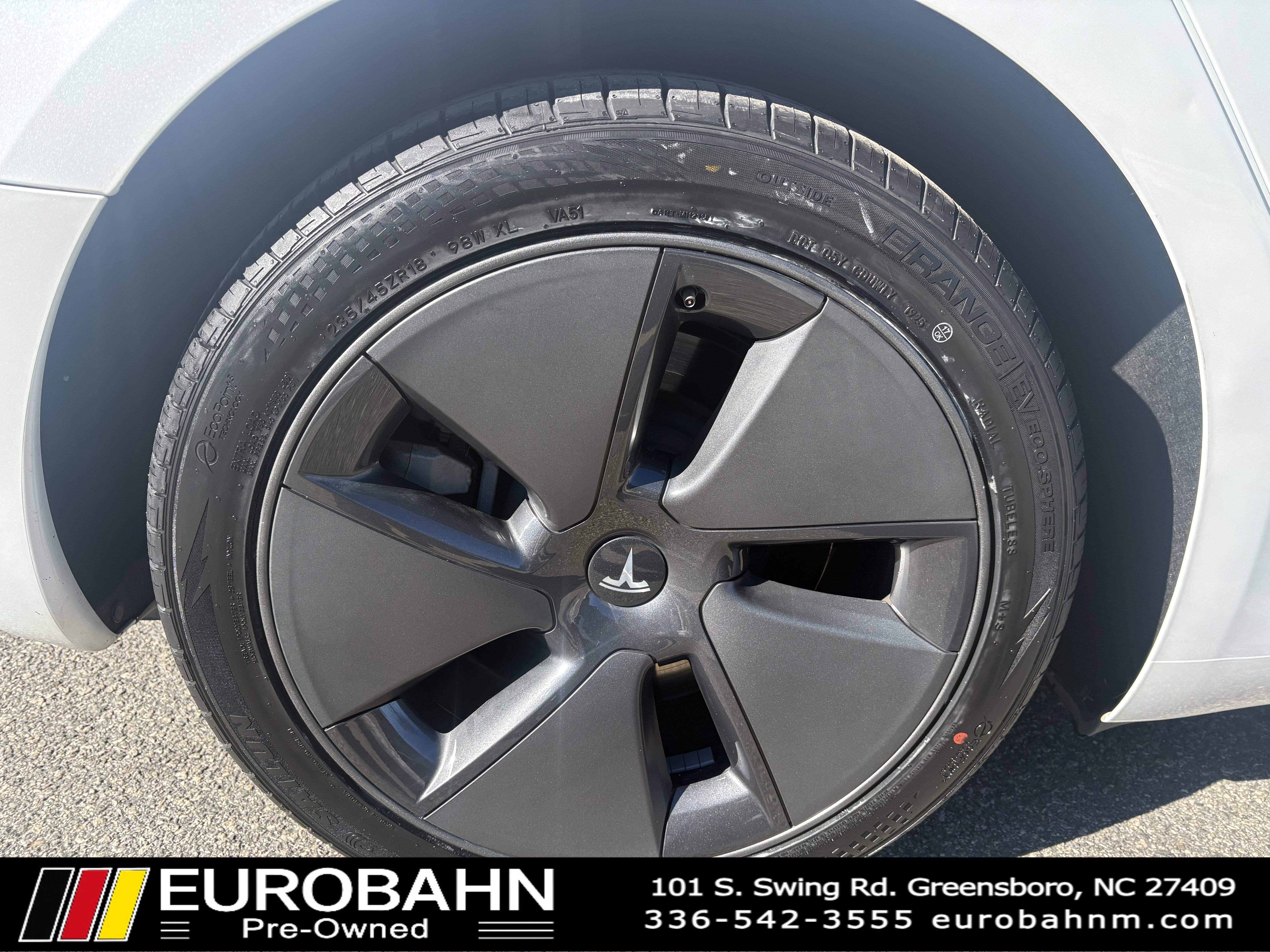 Used 2023 Tesla Model 3 Standard Range image 34