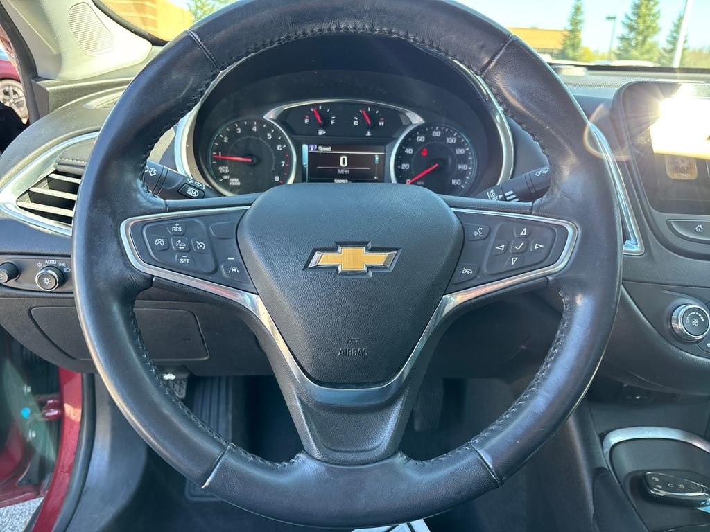 Used 2018 Chevrolet Malibu LT w/ Leather Package FWD image 23
