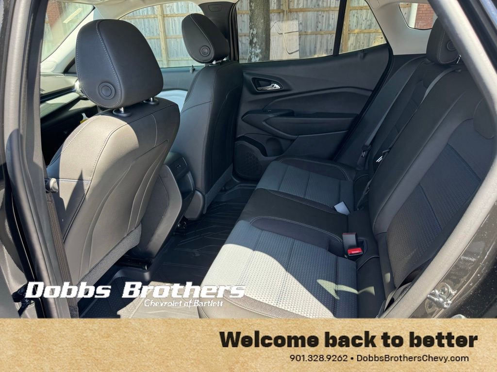 New 2026 Chevrolet Trax LT w/ Sunroof Package FWD image 28