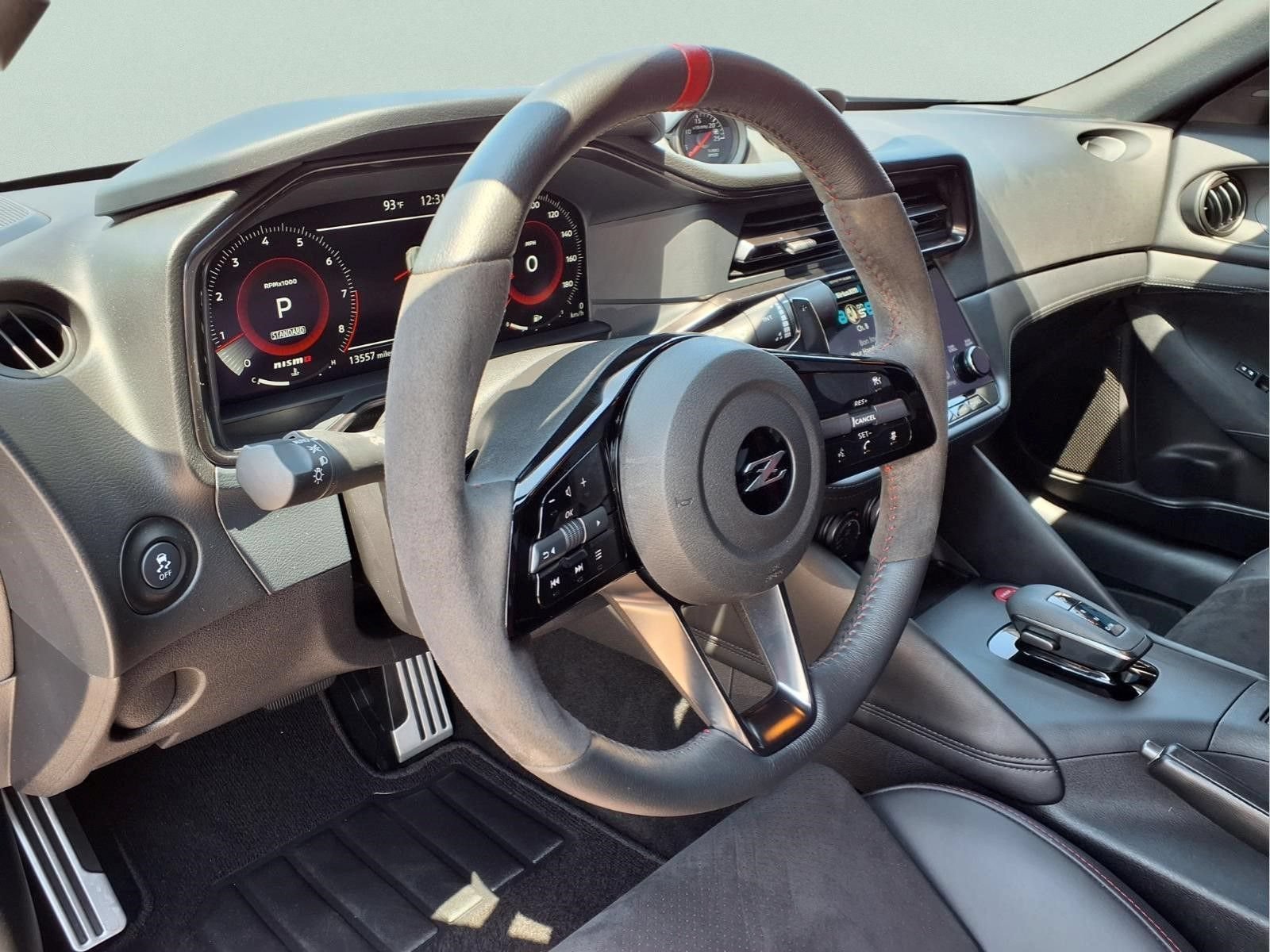 Certified 2024 Nissan Z Performance w/ Floor Mat Package RWD image 9