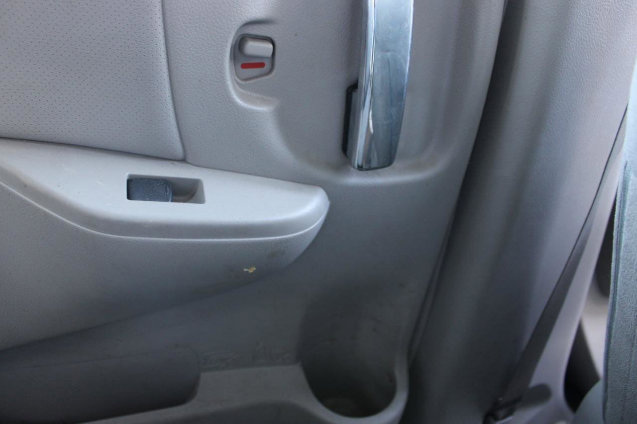 Used 2014 Nissan Quest S image 34