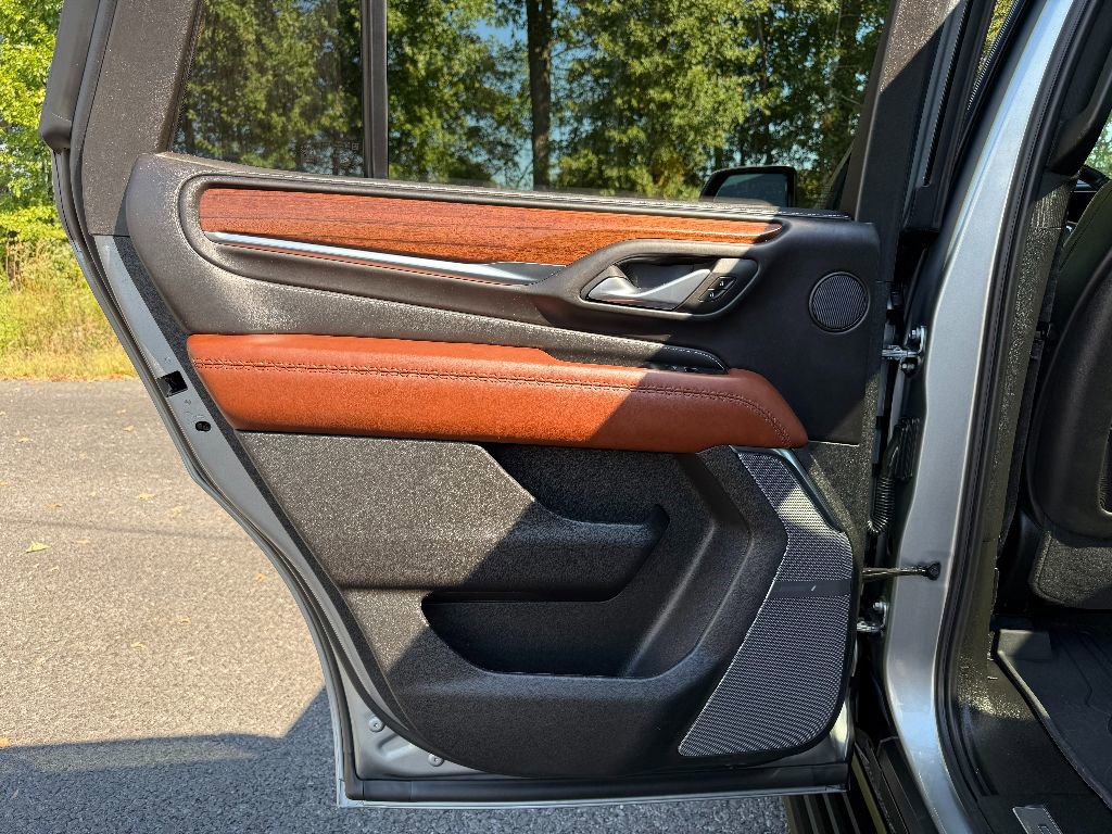 Used 2024 GMC Yukon Denali Ultimate image 28