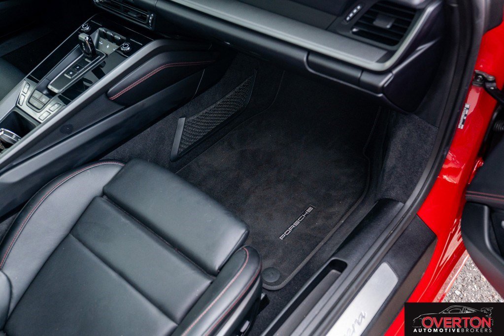 Used 2024 Porsche 911 Carrera image 21
