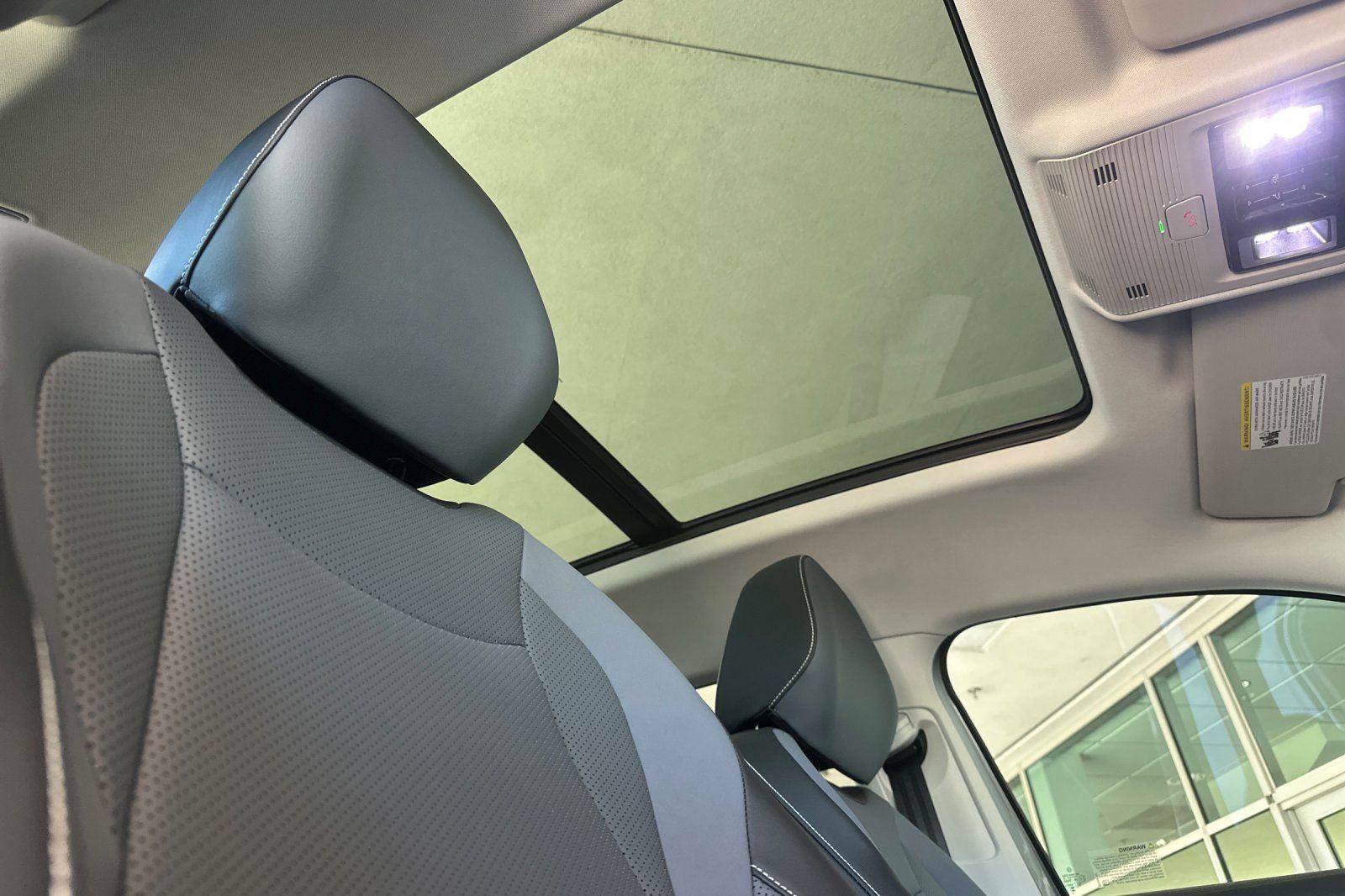 New 2025 Volkswagen Tiguan SE image 16