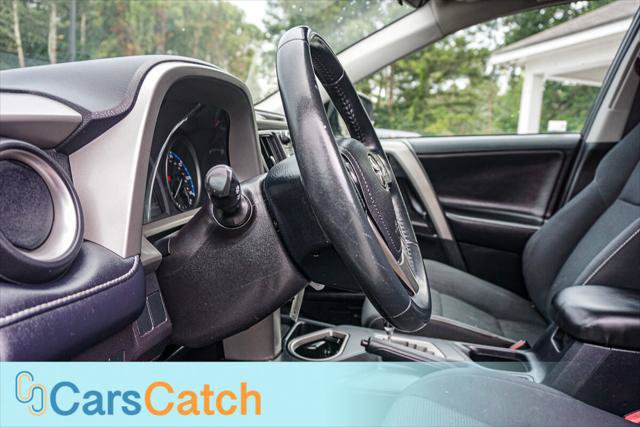 Used 2018 Toyota RAV4 XLE FWD image 20