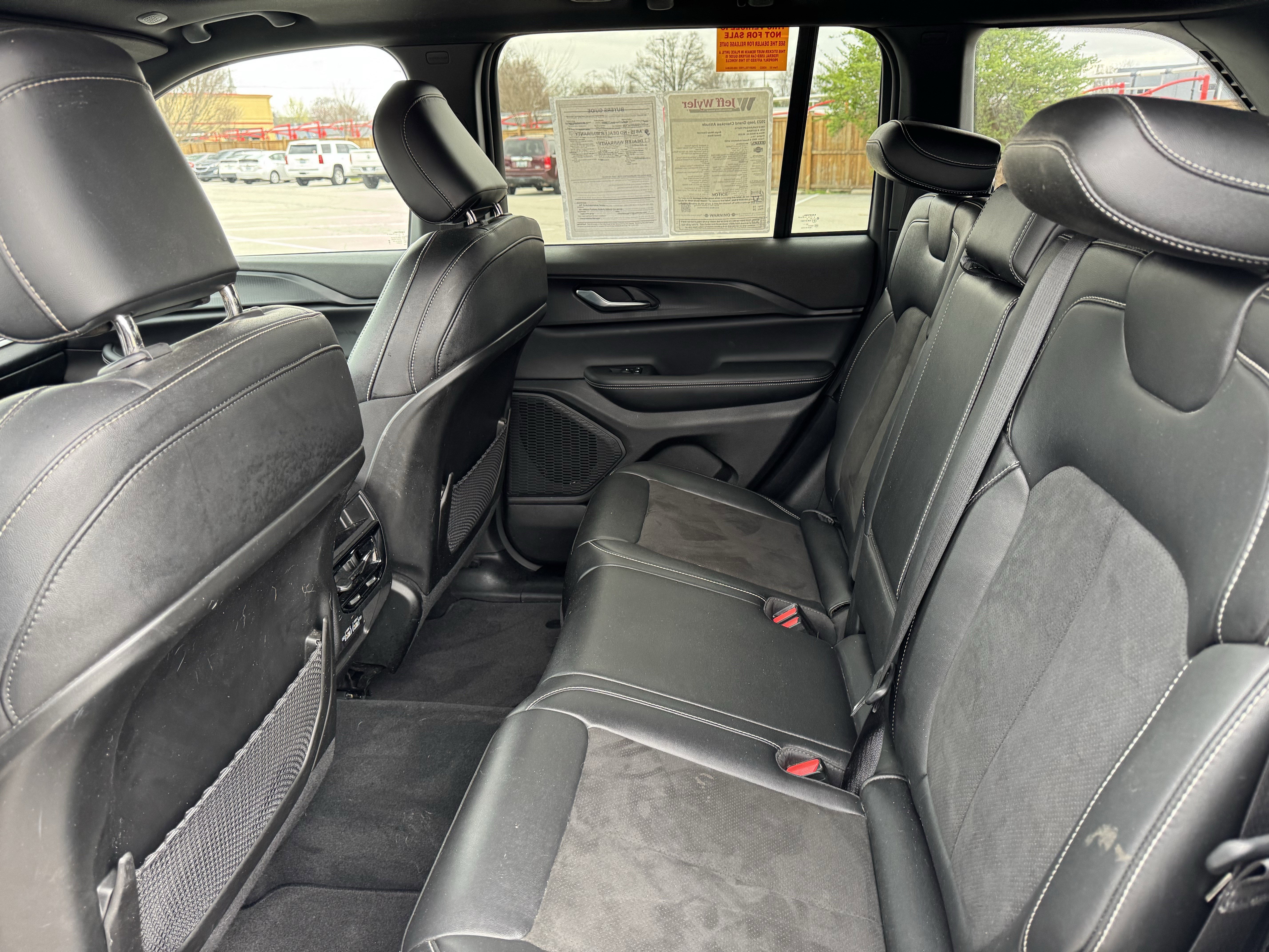 Used 2023 Jeep Grand Cherokee Altitude image 34