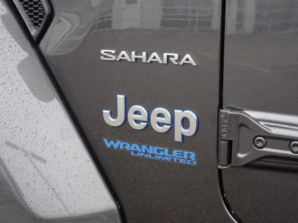 Used 2022 Jeep Wrangler Unlimited Sahara w/ Cold Weather Group AWD/4WD image 14