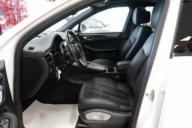 Used 2017 Porsche Macan S image 28