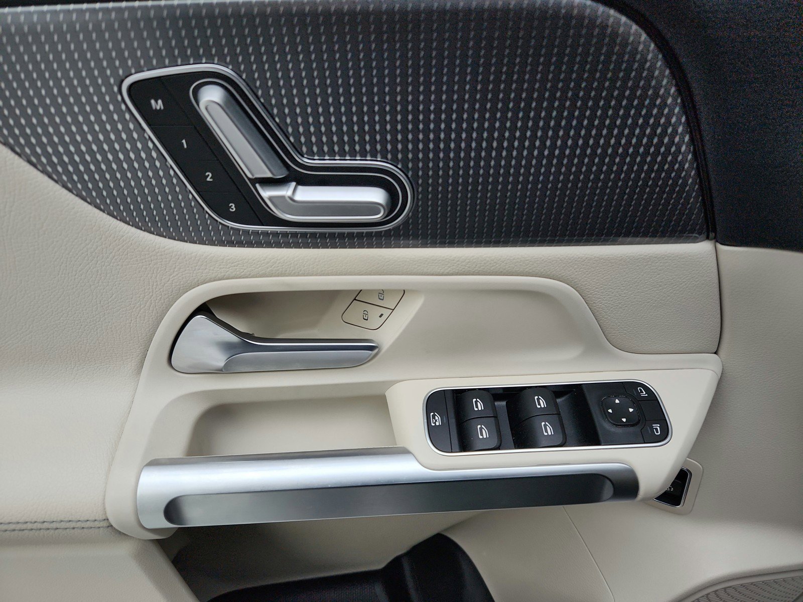 Certified 2021 Mercedes-Benz GLB 250 image 16