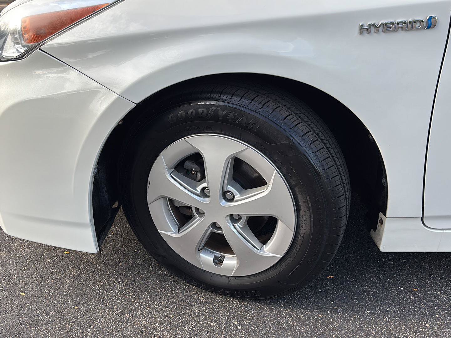 Used 2010 Toyota Prius Four w/ Solar Roof Pkg FWD image 5