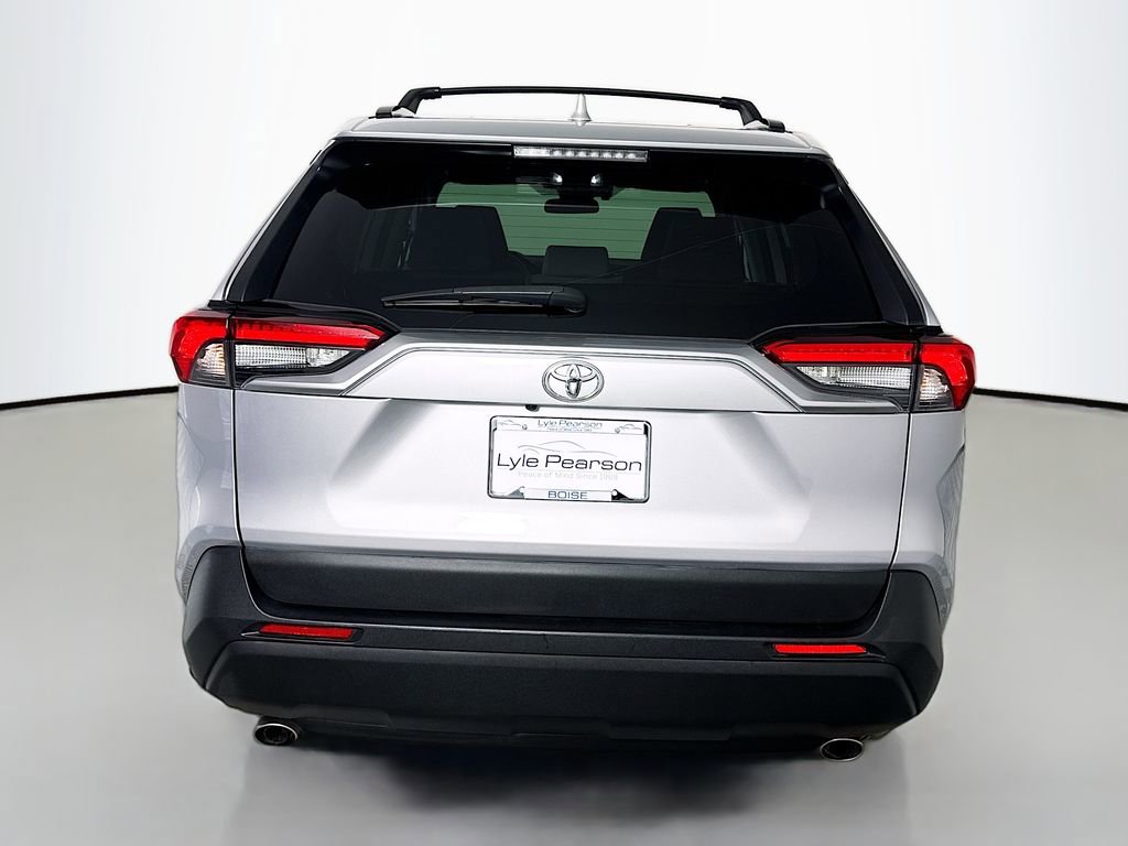 Used 2022 Toyota RAV4 XLE w/ XLE Grade Weather Package AWD/4WD image 10