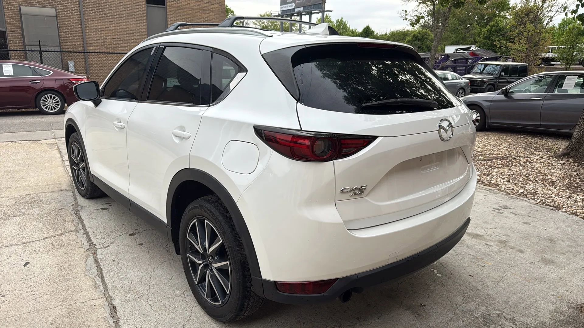 Used 2017 MAZDA CX-5 Grand Touring w/ Premium Package image 3