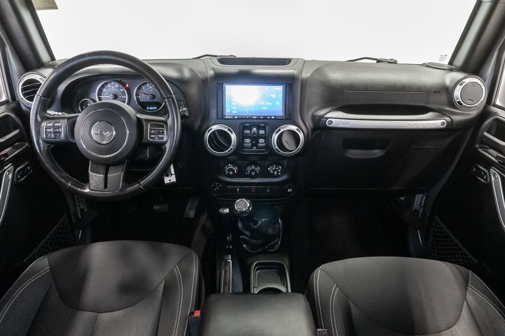 Used 2018 Jeep Wrangler Unlimited Sahara w/ Connectivity Group image 23